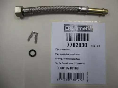 Remeha Schlauch mit metallener Ummantelung, zwei Anschlüssen, einem O-Ring und einer Halterung, auf Etikett mit Artikelnummer 7702930.
